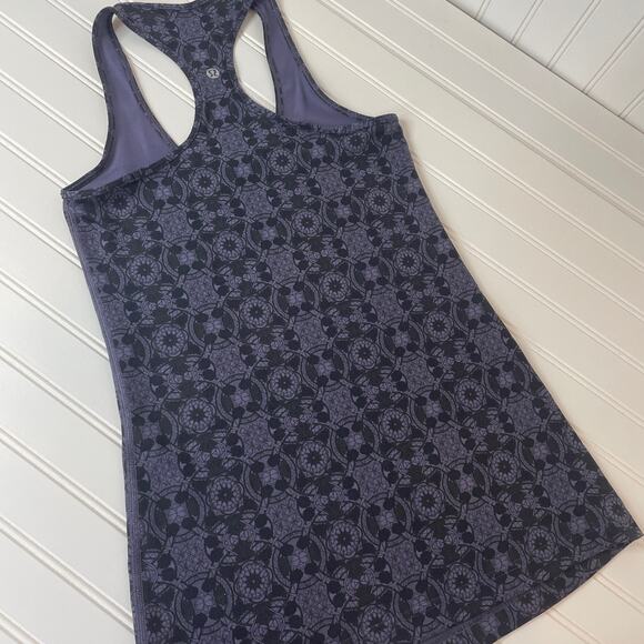 Lululemon Women’s Gray Print Racerback Tank Size 6 Sports Running Workout - Picture 3 of 6
